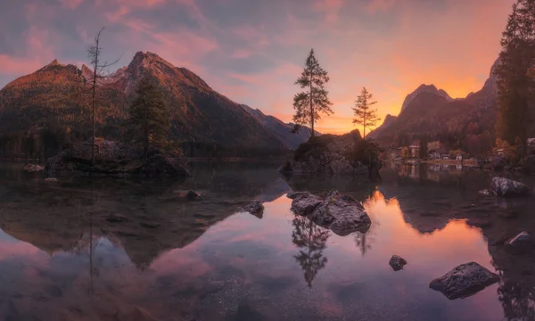 Puesta de sol en el lago Hintersee — Foto de Stock