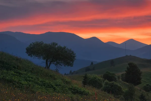 Céu do pôr do sol nas montanhas Kosarische — Fotografia de Stock