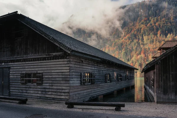 Berchtesgaden, Germany. Boathouses at the Koenigssee lake — Stock Photo, Image