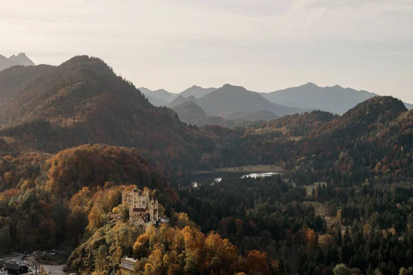 Vista aérea del castillo de Hohenschwangau en otoño — Foto de Stock