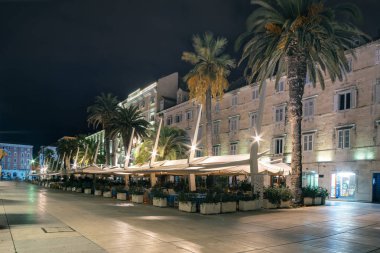 Hırvatistan. Split. Riva akşam çıkabilir