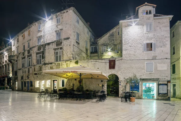 A morar em casas na cidade velha. Split, Croácia . — Fotografia de Stock