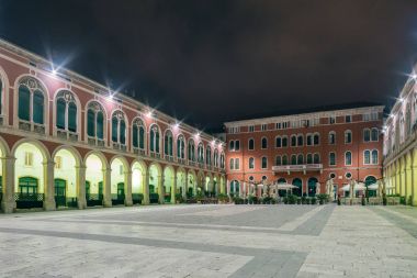 Kemerli ve Cumhuriyet Meydanı mimarisi. Split, Hırvatistan