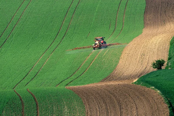 Mährische Felder. die Landschaft um Kyjov, genannt die mährische Toskana, Tschechien, Europa — Stockfoto