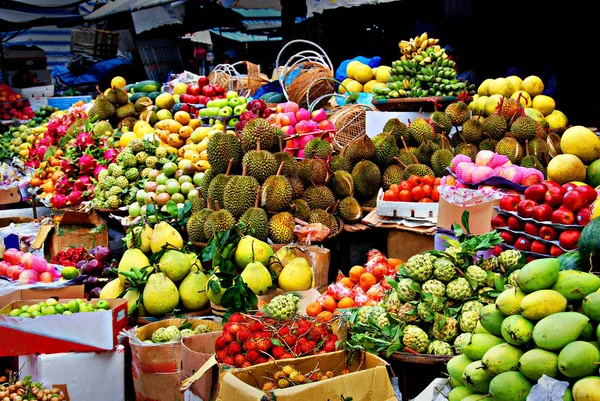 Exotic fruits, asian market — Stock Photo, Image