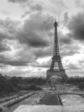 Eiffel Kulesi Trocadero 'dan siyah beyaz manzara
