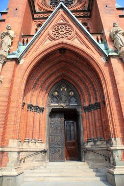 Stockholm 'ün merkezindeki St. Johannes Kilisesi - ana giriş