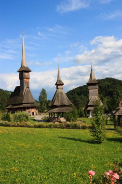 Romanya 'nın Maramures kentindeki başlıca eğlence merkezlerinden biri olan Barsana Manastırı