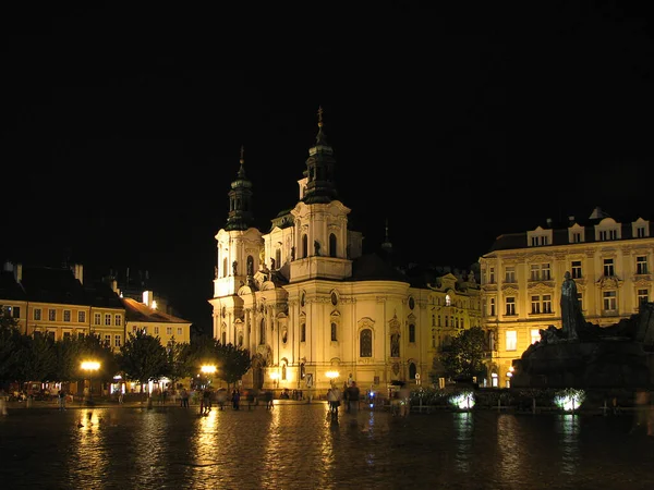 Prag Eski Kasaba Meydanı Nicholas Kilisesi — Stok fotoğraf