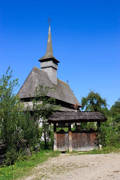 罗马尼亚Maramures Salistea Sus的旧木制教堂 — 图库照片