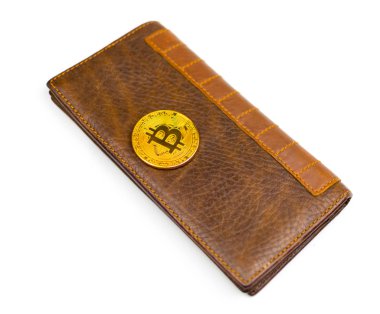 Beyaz arka planda Bitcoin çantada. İzole edilmiş.