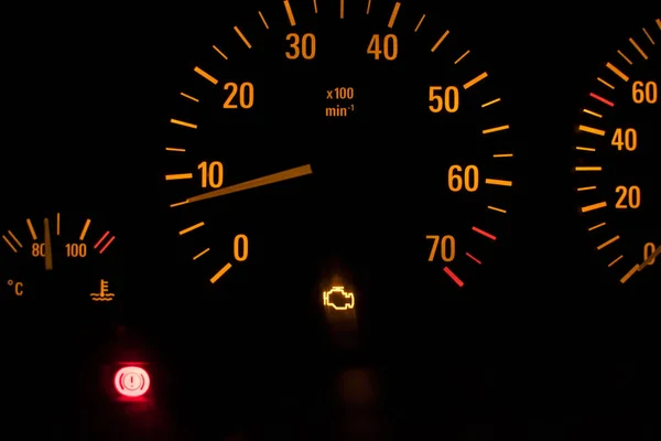 Takometre makine. Aydınlatılmış arıza
