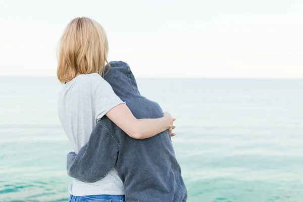 Ömsesidig Förståelse Mellan Föräldern Och Barnet Mor Och Dotter Tonåring — Stockfoto