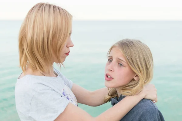 Anne Kızı Anlaşmazlık Şikayet Tatsız Sohbetler Içinde Ergenler Ebeveynle Çocuk — Stok fotoğraf