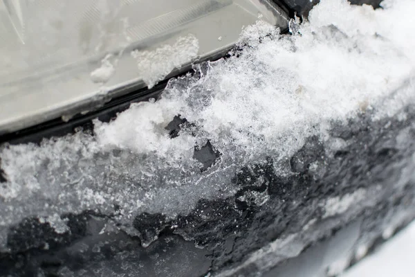 Снег Льдом Черной Машине — стоковое фото