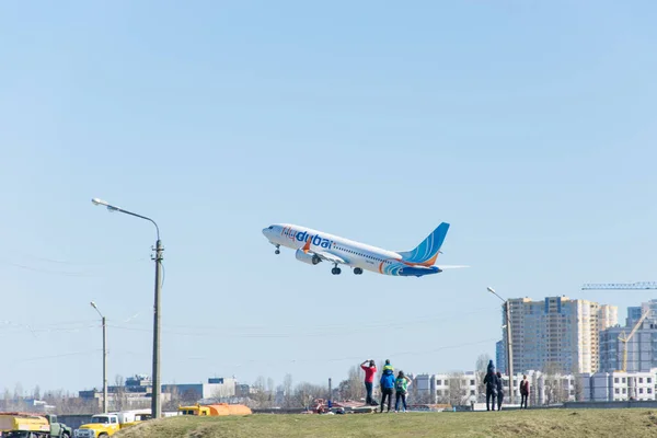 Kyjev Ukrajina Dubna 2018 Letadlo Společnosti Dubai Airlines Startuje Letiště — Stock fotografie