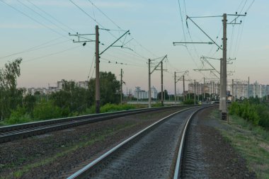 Demiryolu rayları uzaklaşıyor..