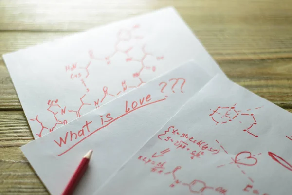 Das Konzept Der Liebe Als Hormone Papierblätter Mit Formeln Auf — Stockfoto