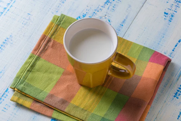 Чашка Молоком Деревянном Фоне — стоковое фото