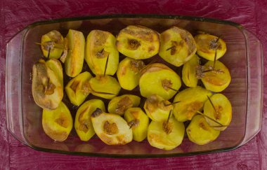 Pastırmalı fırında patates..