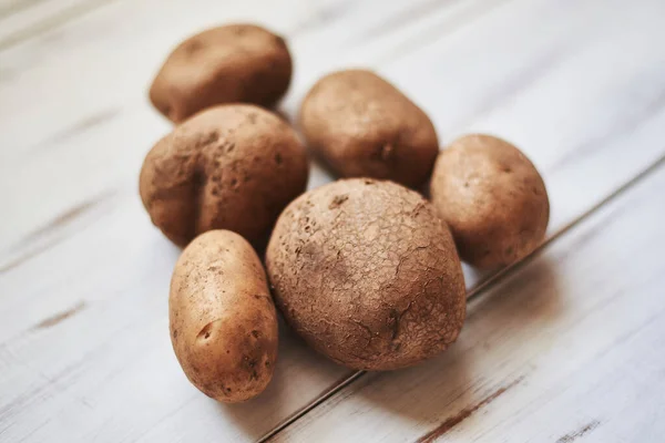 Raw Potato Tubers Wooden Background — Stock Photo, Image