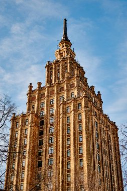 Riga, Letonya - 07 Şubat 2020: Yüksek binalar
