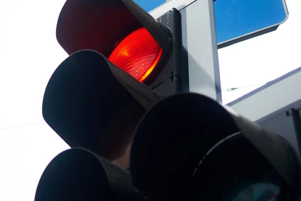 Semáforo Rojo Una Calle Ciudad — Foto de Stock