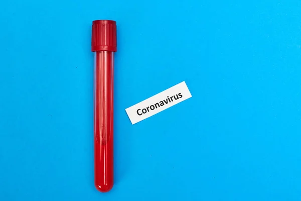 Coronavirus 2019 Ncov Надрукований Мітку Кров Синьому Тлі — стокове фото