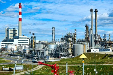 Viyana, Avusturya - 13 Mart 2020: Şehrin dış mahallelerindeki sanayi bölgesi.