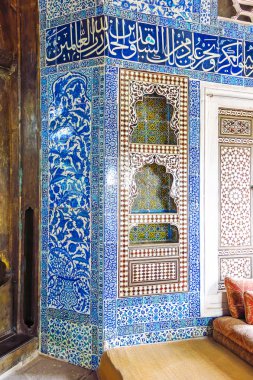 Güzel dekorasyon üzerinde Topkapı Sarayı, Istanbul, Türkiye. 