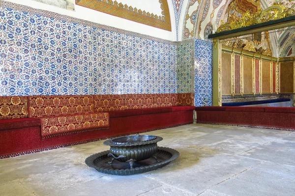 Beautiful decoration on the Topkapi Palace, Istanbul, Turkey. — Stock Photo, Image