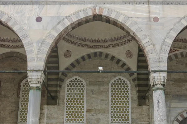 Detalle del patio de la Mezquita Azul en Estambul, Turquía . — Foto de Stock