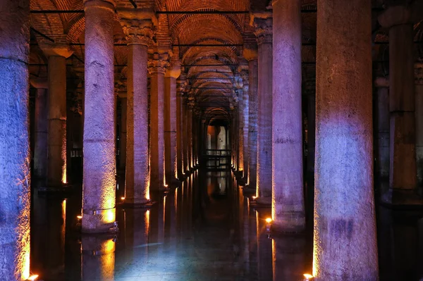 Yerebatan Sarnıcı - yeraltı su deposu. Istanbul, Tu — Stok fotoğraf