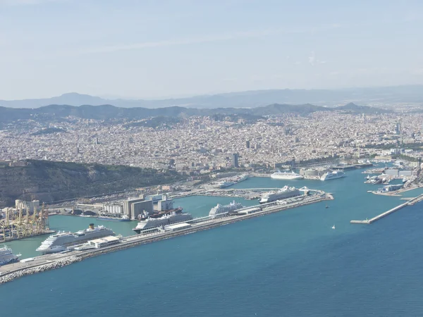 Vista panorámica de Barcelona y el puerto de España — Foto de Stock