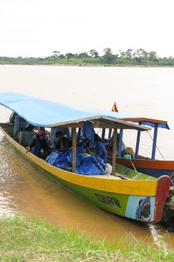 bir nehir orman çizme