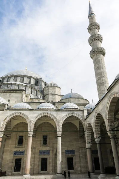 Der Innenhof der suleymaniye-Moschee. istambul, Türkei — Stockfoto