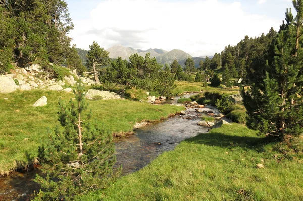 El parque nacional Aiguestortes en Cataluña, España — Foto de Stock