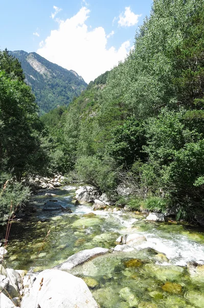 Aiguestortes Nemzeti Park, a katalán Pireneusokban, Spanyolországban — Stock Fotó