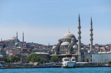 Yeni Camii (Yeni Cami) Bosphorus River 