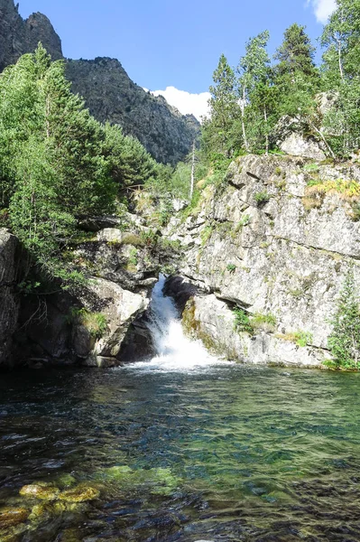 Parque Nacional de las Aiguestortes en los Pirineos Catalanes, España — Foto de Stock