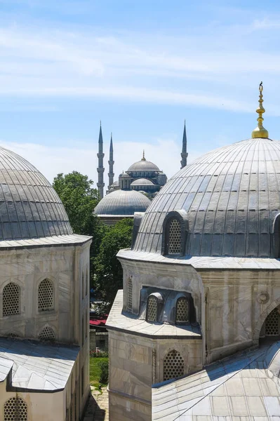 A Mesquita Azul e a Catedral de Santa Sofia, Istambul, Turquia . — Fotografia de Stock