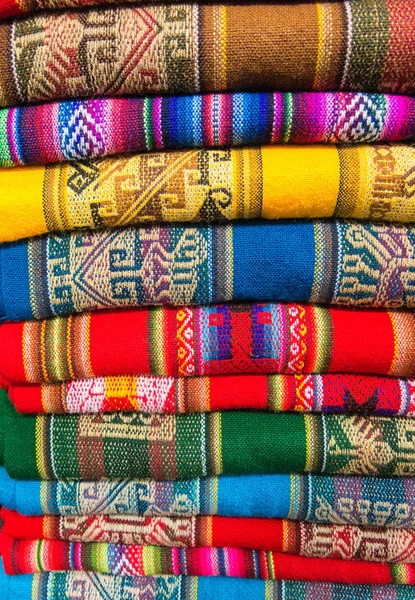 Andean blankets in a market, La Paz, Bolivia. — Stock Photo, Image