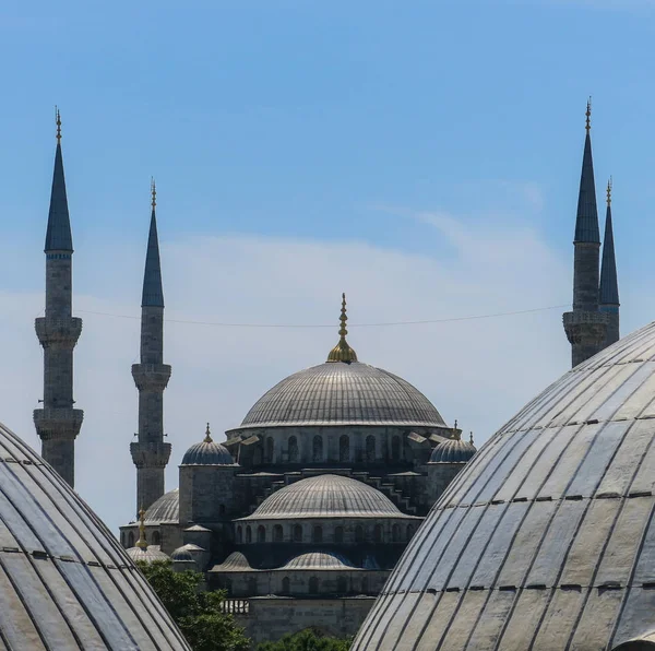 Голубая мечеть и Софийский собор, Стамбул, Турция . — стоковое фото