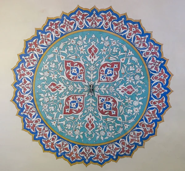 Όμορφη διακόσμηση στην οροφή από το παλάτι Τοπ Καπί, Κωνσταντινούπολη, Tu — Φωτογραφία Αρχείου