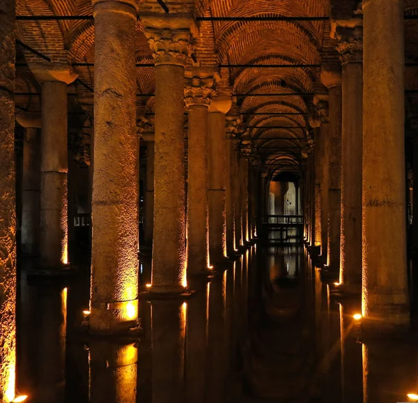 The Basilica Cistern - underground water reservoir. Istanbul, Tu — Stock Photo, Image