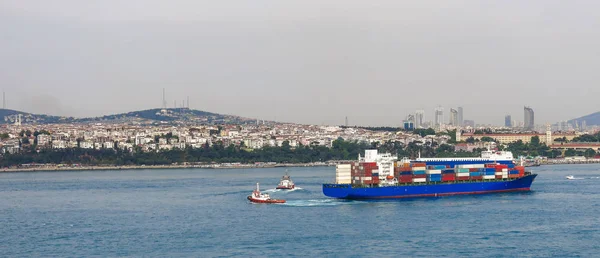 Det moderna Istanbul och Bosporen, Turkiet — Stockfoto