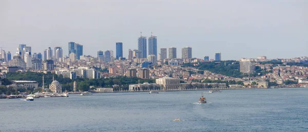 Modern Istanbul ve Boğaz'ın, Türkiye — Stok fotoğraf