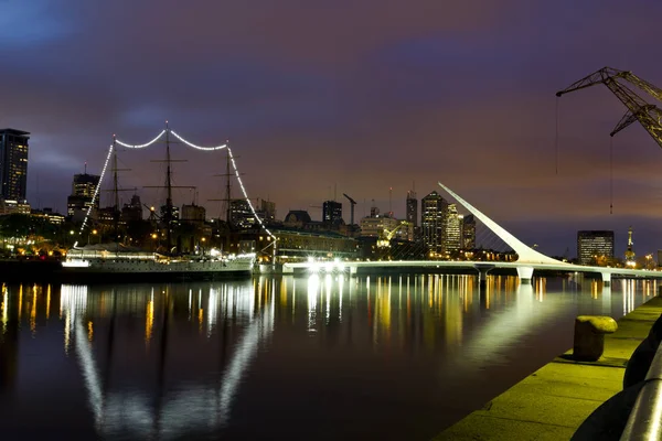 Buenos Aires, Argentina. Puerto Madero di notte — Foto Stock