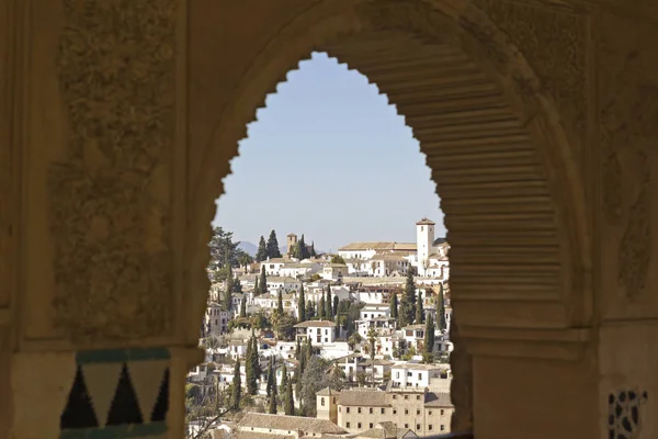Cityscape of Granada city and the Albaicin district, from the Al — Stock Photo, Image