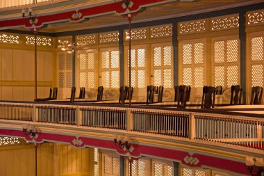 Balkon bir tiyatro içinde